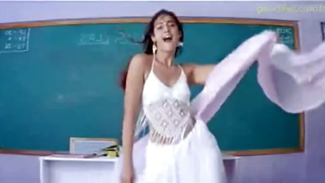 કેમેરા સામે ફુલ એચડી વીડીયો સેકસી