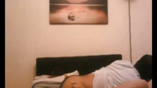 મમ્મી મારે તને સેકસી વીડીયો ફીલમ ચોદવિ છે fucks પોતાની જાતને એક બોટલ સાથે, એક zucchini અને એક હાથ કે ગાંડ માં મૂઠી ઘુસેડવી