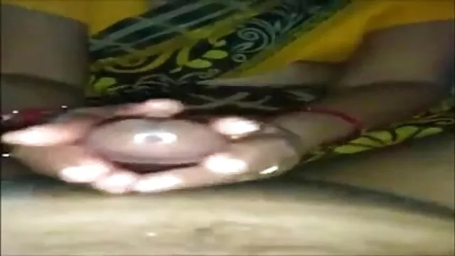 તૃષ્ણા સેકસી વીડીયો ઓપન માટે એક સ્નાન