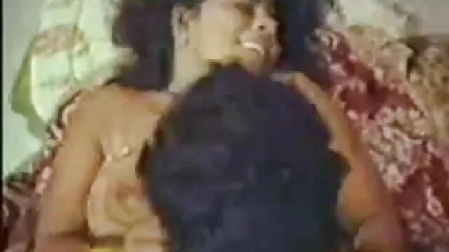 સ્તનની ડીંટડી છેદ કરવું ઓપન વીડીયો સેકસી