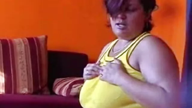 છોકરી રમતો ત્રીપલ સેકસ વીડીયો